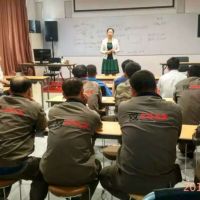 ���x����ƸՈ(q��ng)��̩��Ӣ��У���ں��Ӽ��g(sh��)��Ӗ(x��n)��(hu��)��