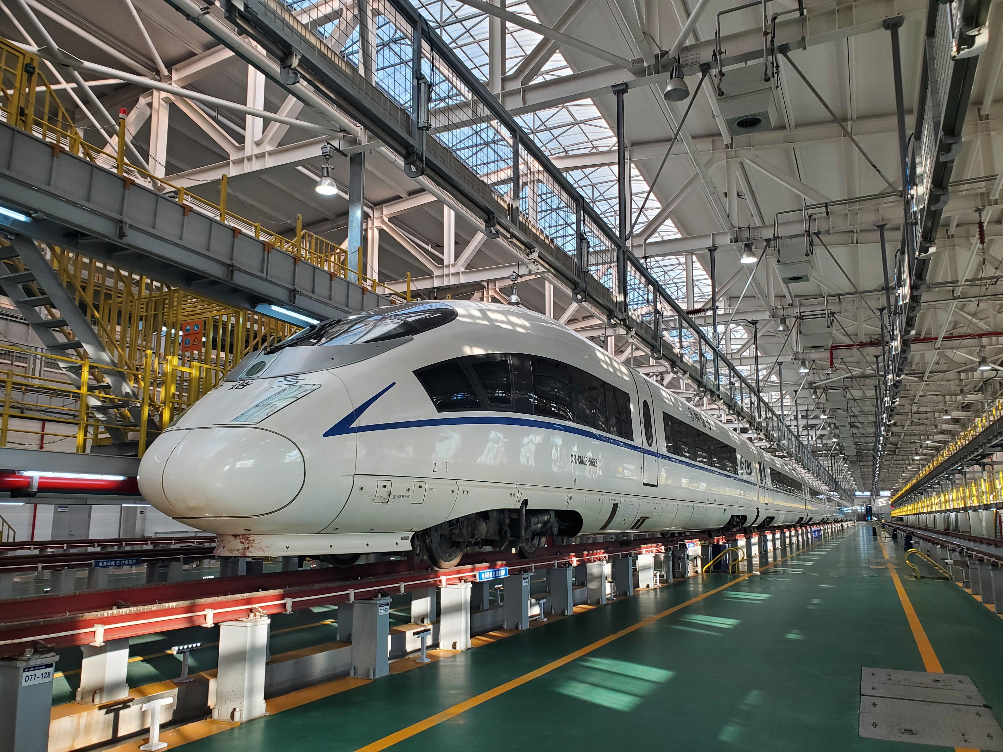 【高鐵來了】隴東報記者試乘體驗，感受銀西鐵路的“速度與激情”！