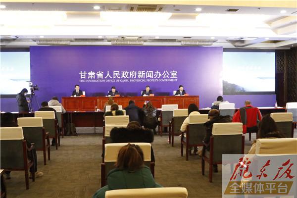 慶陽市8個縣（區(qū)）、570個貧困村、14.99萬戶61.05萬貧困人口全部脫貧