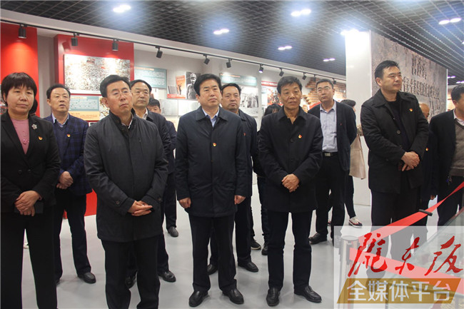 慶陽市人大常委會機(jī)關(guān)黨員干部赴環(huán)縣開展“追尋紅色足跡，踐行初心使命”主題黨日活動