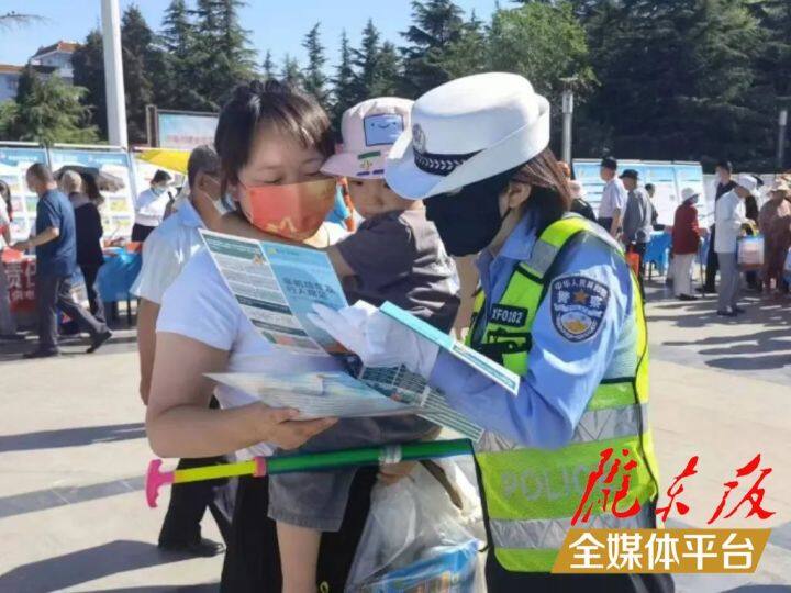 【創(chuàng)建全國文明城市·我們在行動】西峰公安交警強(qiáng)化“一老一小”宣傳，筑牢交通安全防線