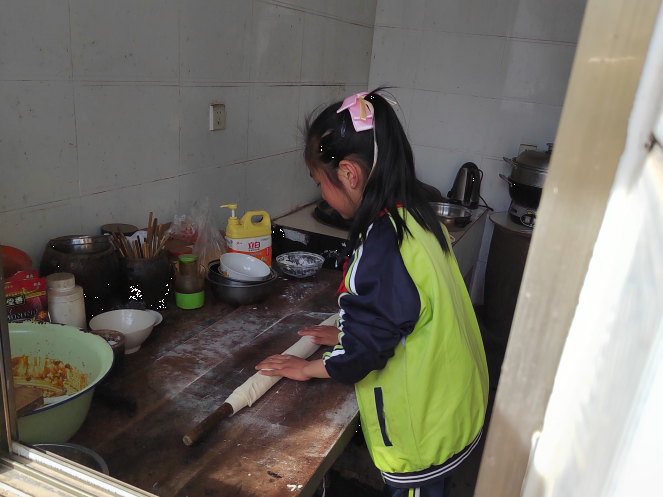 【新時代慶陽好少年·高文靜】稚肩擔孝義，自強逐光行