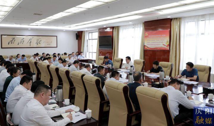 黃澤元在與招商引資項目落地服務工作人員座談時強調(diào) 明確工作責任 簡化辦事流程 提高服務質(zhì)效 促進更多招商引資項目更快落地建設(shè)