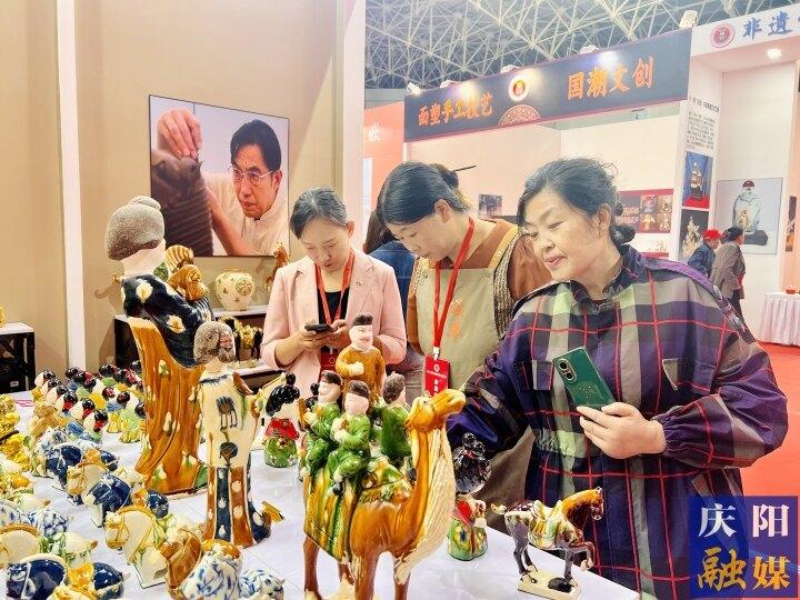 香包牽線聚人氣！第十八屆慶陽(yáng)香包民俗文化節(jié)旅游綜合收入6100萬元