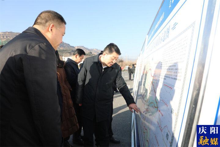 周繼軍調(diào)研G244線打慶公路通車運(yùn)營(yíng)情況時(shí)強(qiáng)調(diào) 把公路項(xiàng)目建設(shè)好管護(hù)好運(yùn)營(yíng)好 為慶陽現(xiàn)代化建設(shè)提供堅(jiān)強(qiáng)支撐