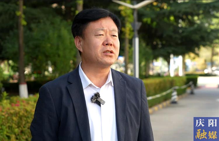 全力挖掘拓展數(shù)字資源 推動(dòng)招商選資晉位爭(zhēng)先 ——訪慶陽(yáng)市機(jī)關(guān)事務(wù)管理局黨組書記、局長(zhǎng)張曉龍