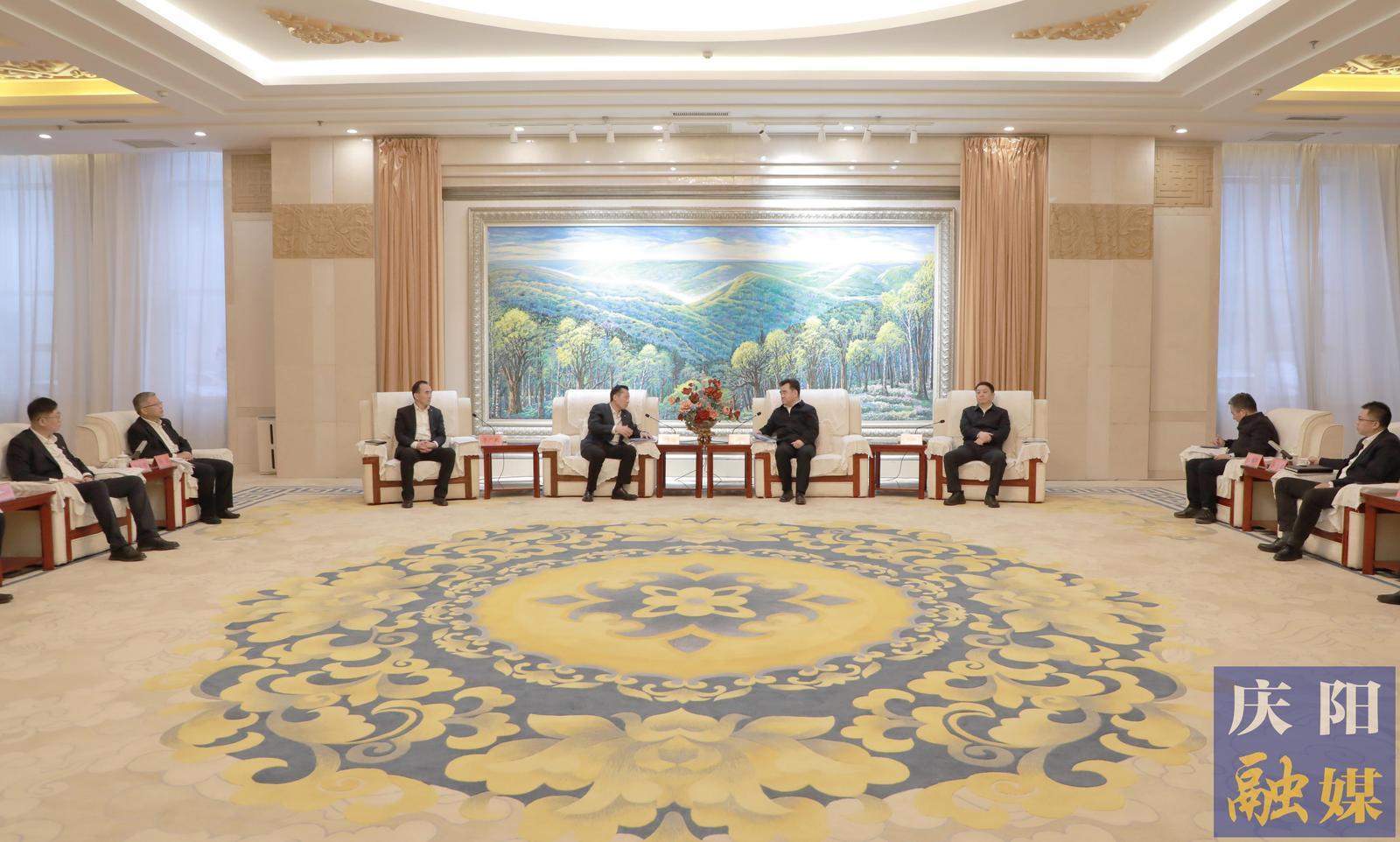 黃澤元周繼軍與中國鐵塔甘肅省分公司黨委書記、總經(jīng)理戴海兵一行座談