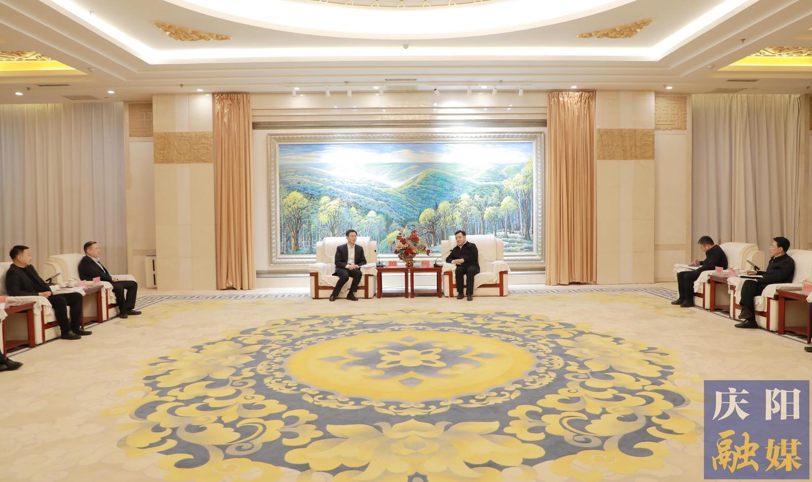 黃澤元與交通銀行甘肅省分行黨委書記、行長方衛(wèi)星一行座談