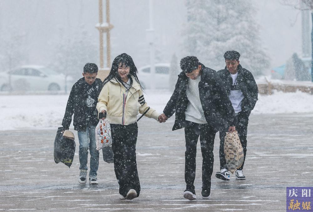 【攝影專題】風(fēng)雪兼程，回家過年！