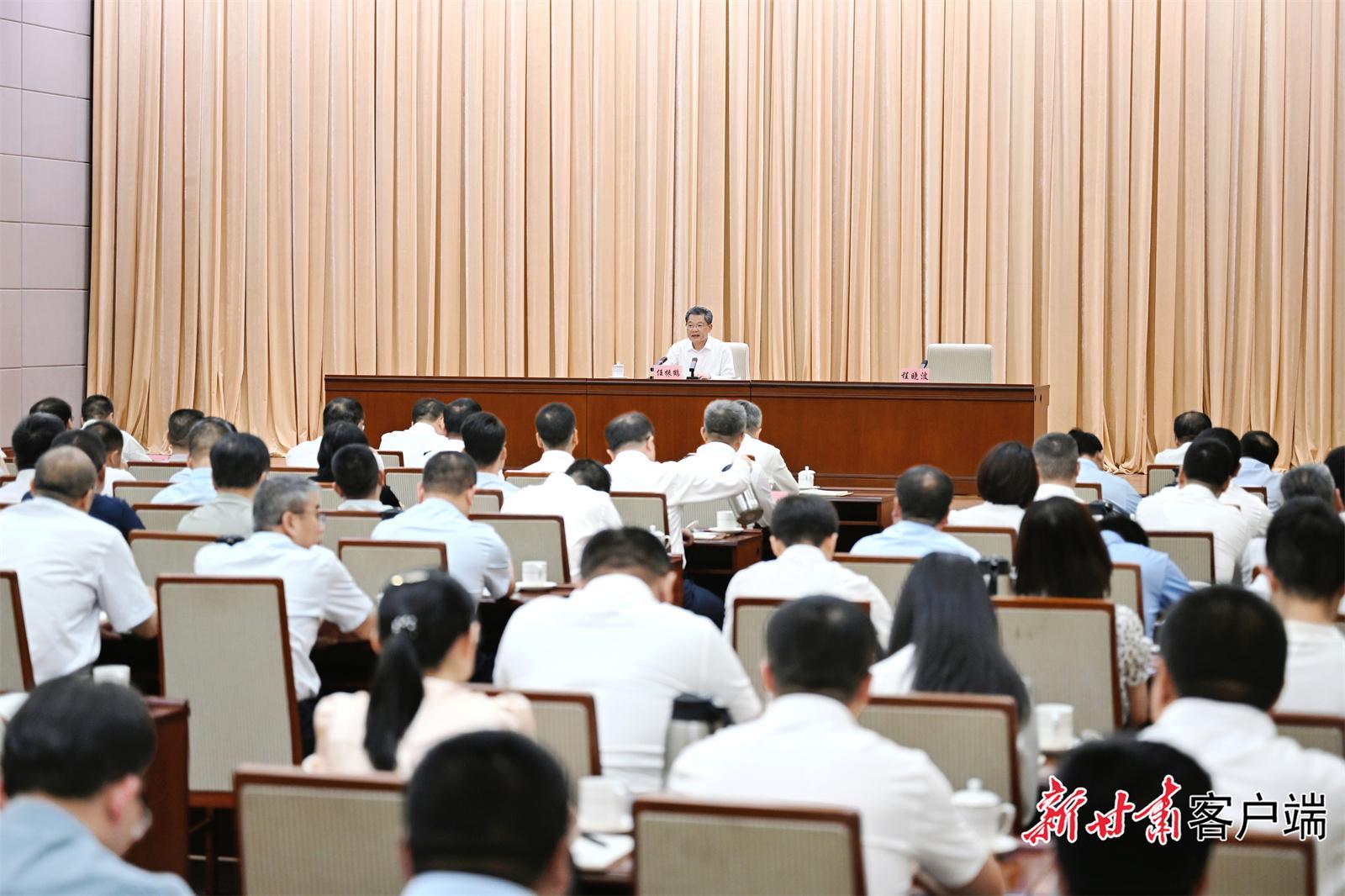 任振鶴在講深入貫徹中央八項(xiàng)規(guī)定精神學(xué)習(xí)教育專題黨課時(shí)強(qiáng)調(diào) 從習(xí)近平總書記用典感悟黨的作風(fēng)建設(shè)之道 以優(yōu)良作風(fēng)振奮精神激發(fā)斗志樹(shù)立形象推動(dòng)發(fā)展